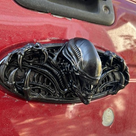 Tailgate emblem (2026)